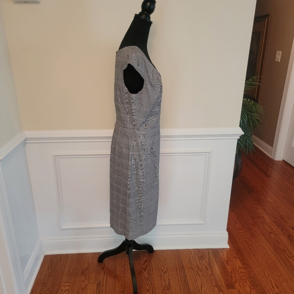 Traces Black and White Dress - Picture 2 of 8